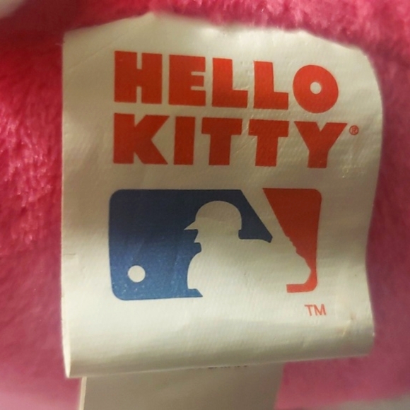 SF Giants Hello Kitty Plush NWT MLB Sanrio - Picture 4 of 7